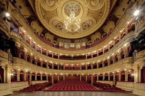 Teatr Słowackiego w Krakowie: historia, repertuar i nadchodzące wydarzenia