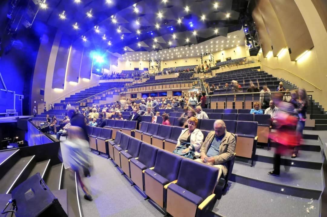 Teatr muzyczny Gdynia - ile miejsc i co warto wiedzieć przed wizytą