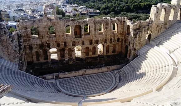 Ciekawe fakty o teatrze greckim, które zaskoczą każdego miłośnika sztuki