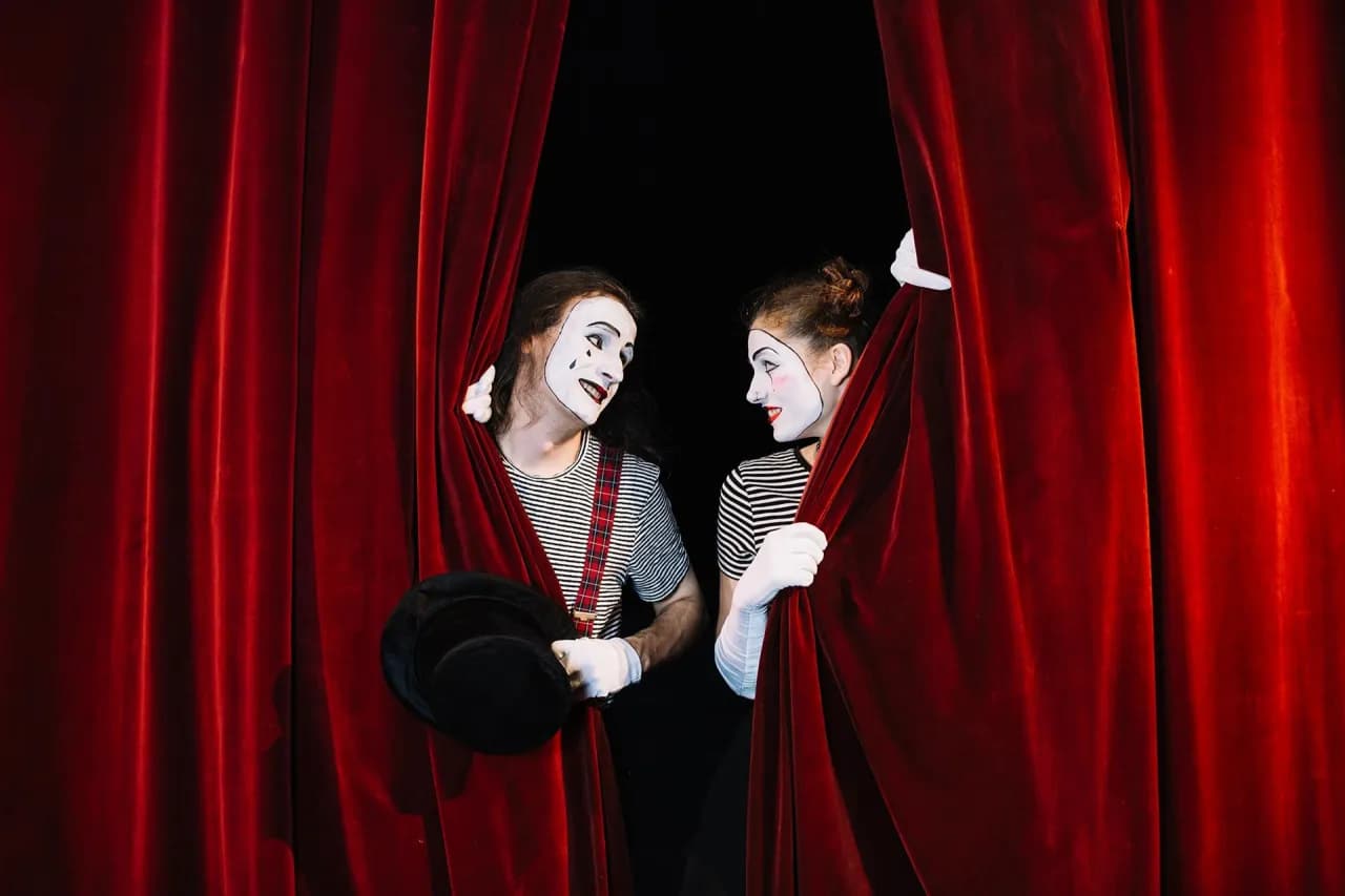 Dlaczego warto chodzić do teatru? Przekonujące argumenty i korzyści